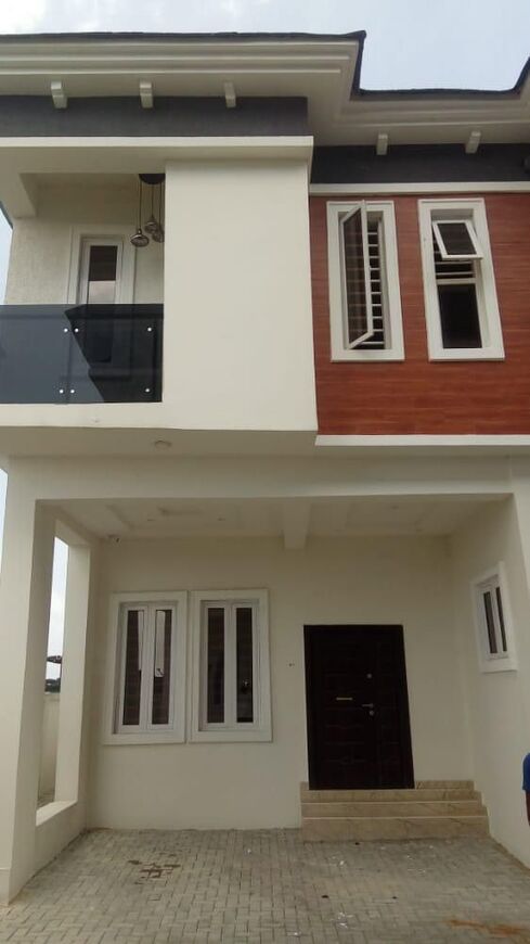 3 BEDROOM APARTMENT/ HOUSE FOR SALE
