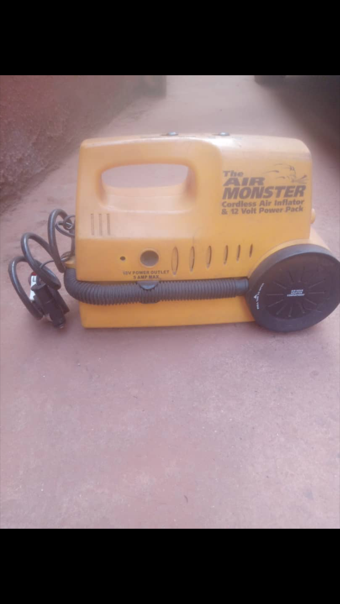 CAR TYRE PRESSURE PUMP