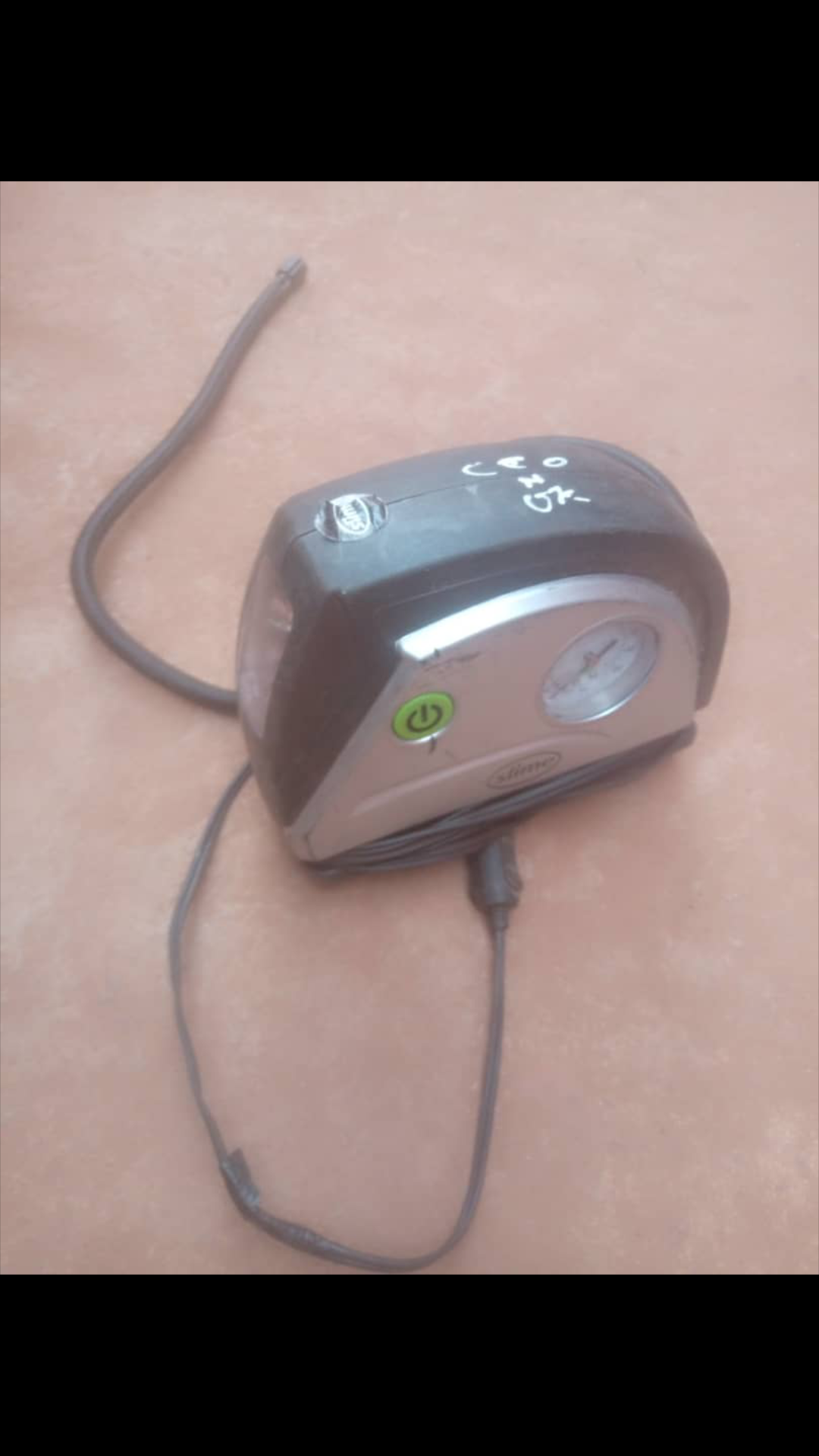 CAR TYRE PRESSURE PUMP