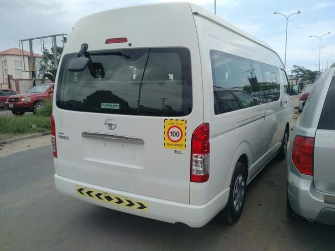 SHARP CLEAN TOYOTA HIACE BUS FOR SALE AT AUCTION PRICE CALL 08068934551