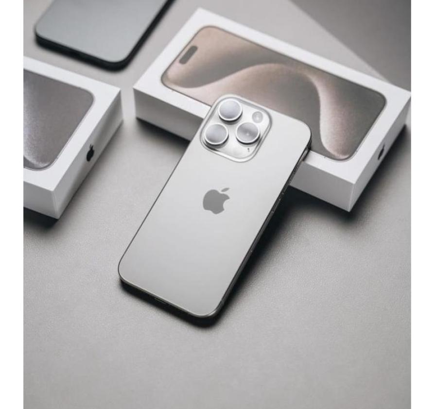 Buy wholesale Apple iPhone and other mobile phones at cheaper rate.